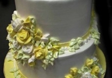 BYSP2338-White-cake-with-yellow-roses-cake