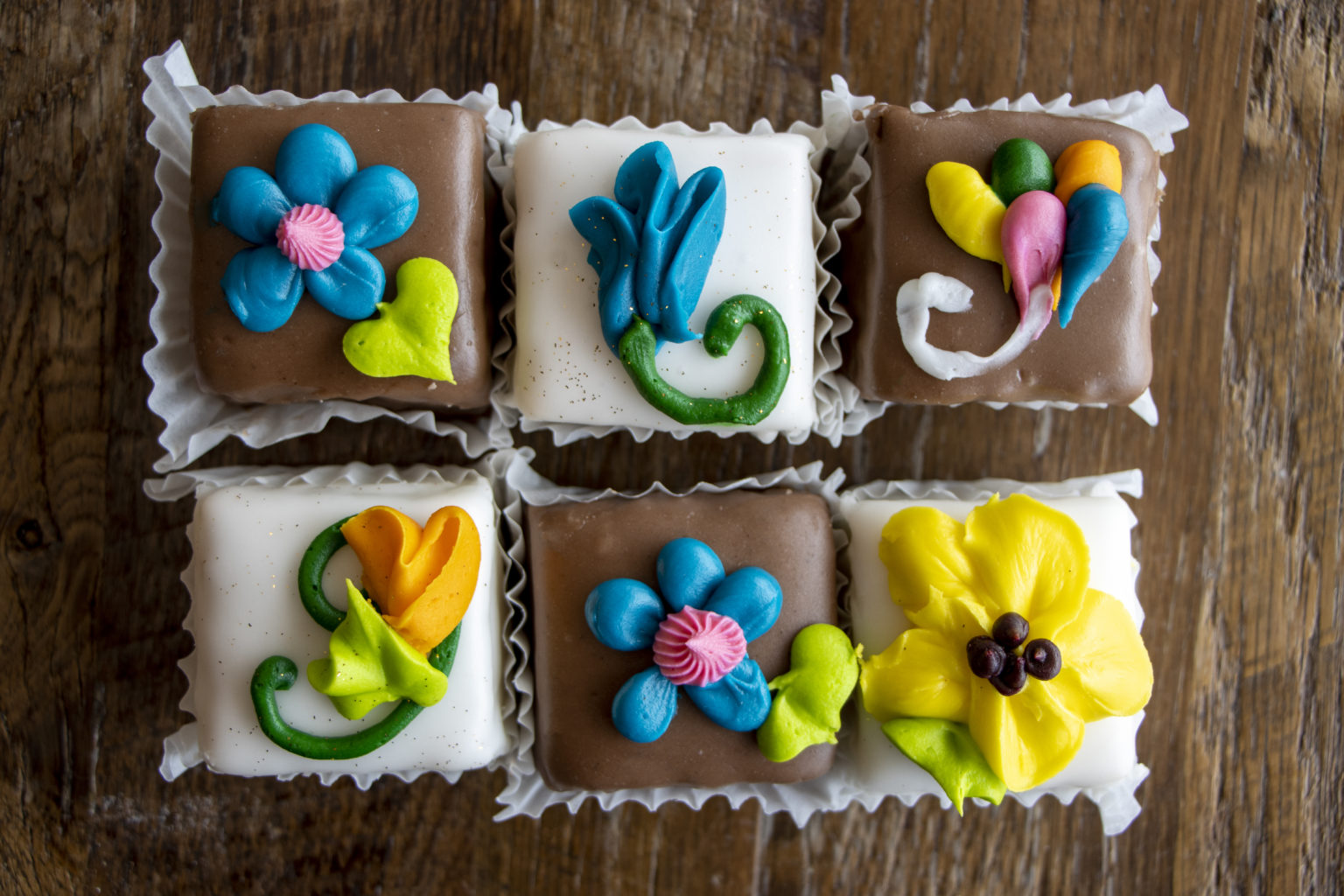 Assorted White Petit Four - 6PK - Three Brothers Bakery