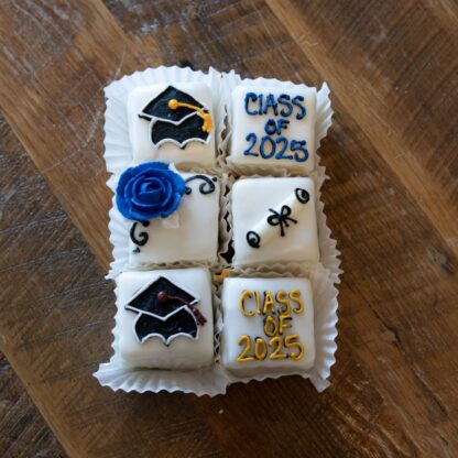 Graduation petit four