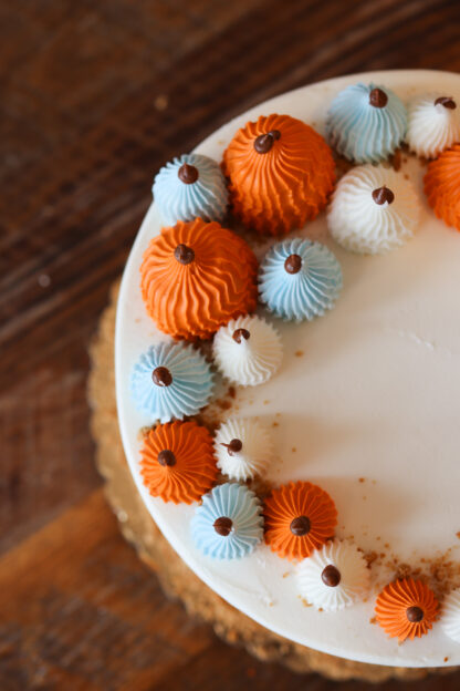 Pastel Pumpkin Thanksgiving Cake